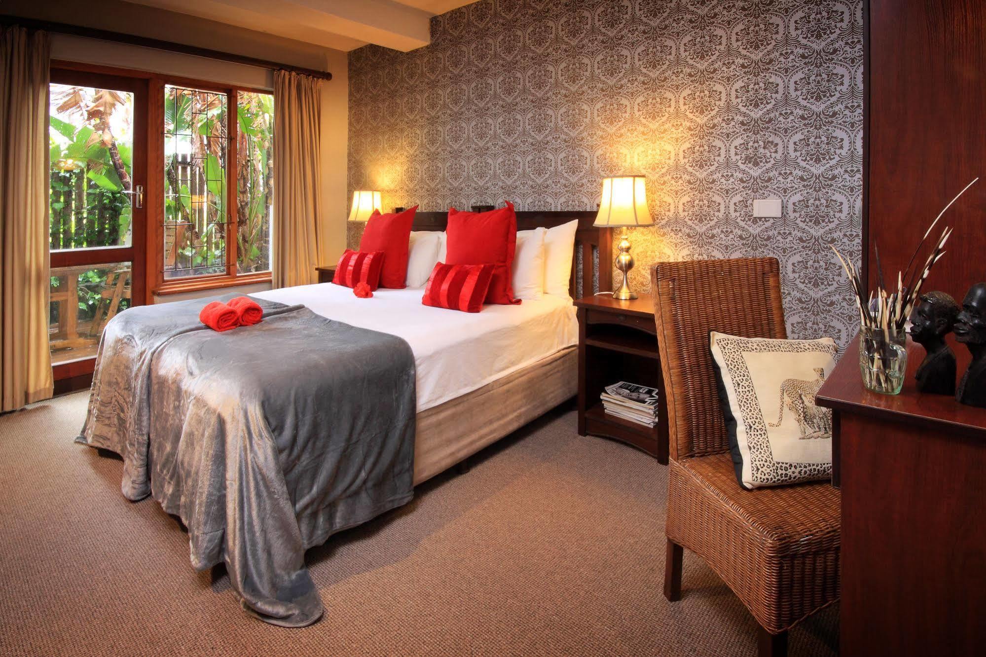 Thatchwood Country Lodge Сент-Френсис-Бей Экстерьер фото