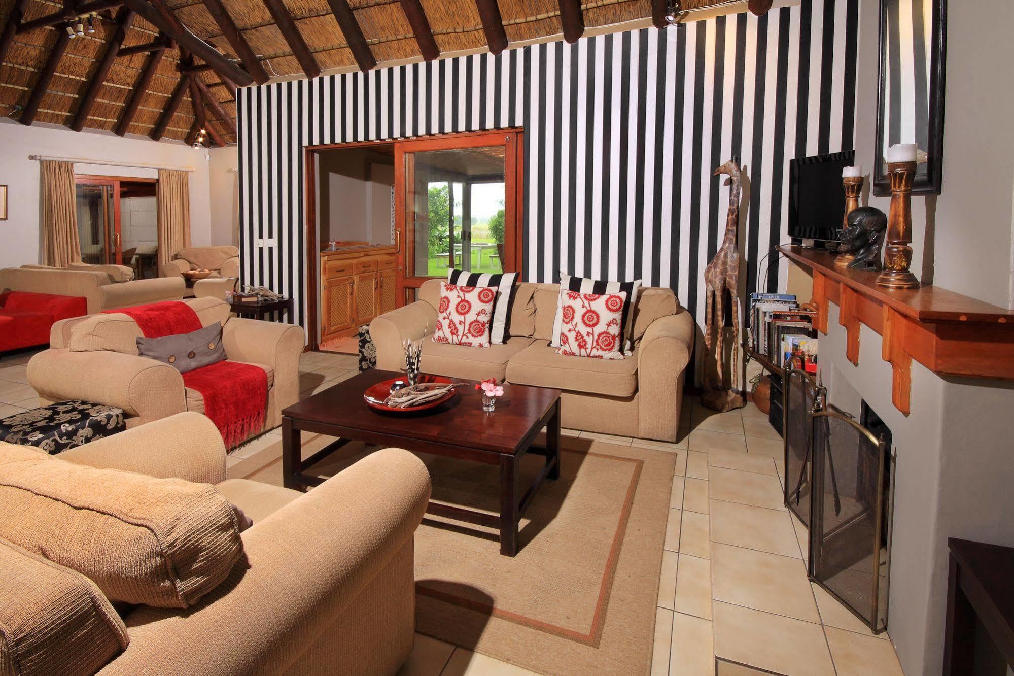 Thatchwood Country Lodge Сент-Френсис-Бей Экстерьер фото