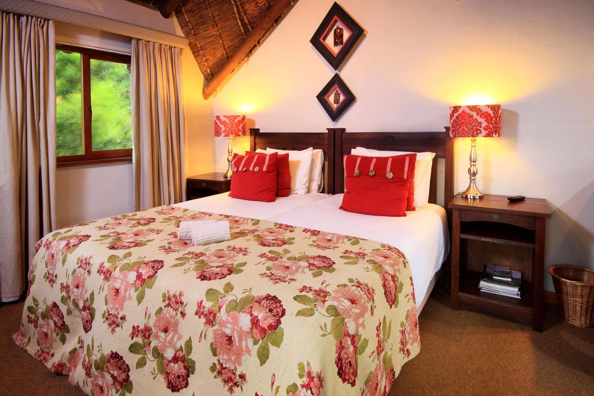 Thatchwood Country Lodge Сент-Френсис-Бей Экстерьер фото