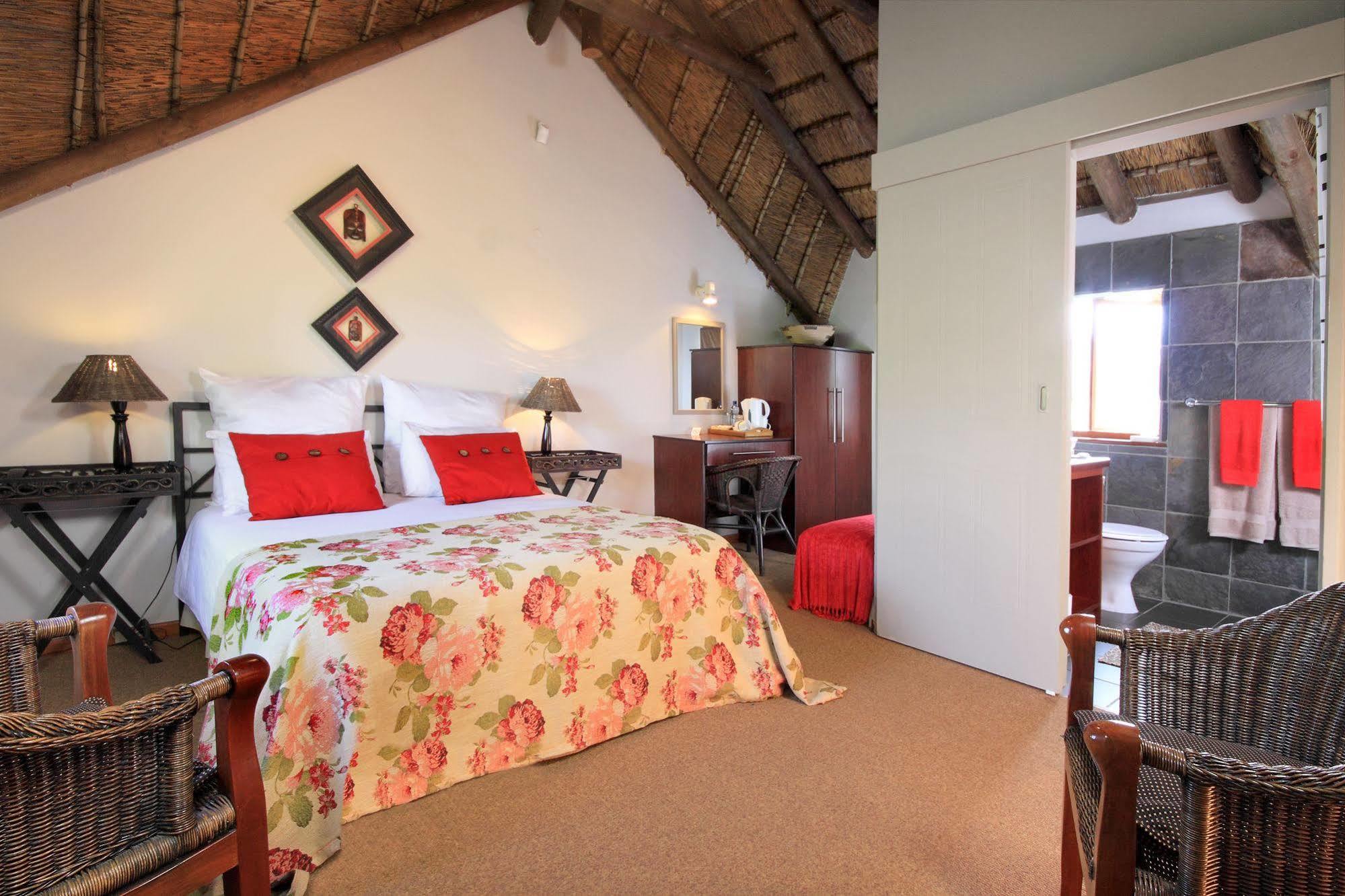 Thatchwood Country Lodge Сент-Френсис-Бей Экстерьер фото