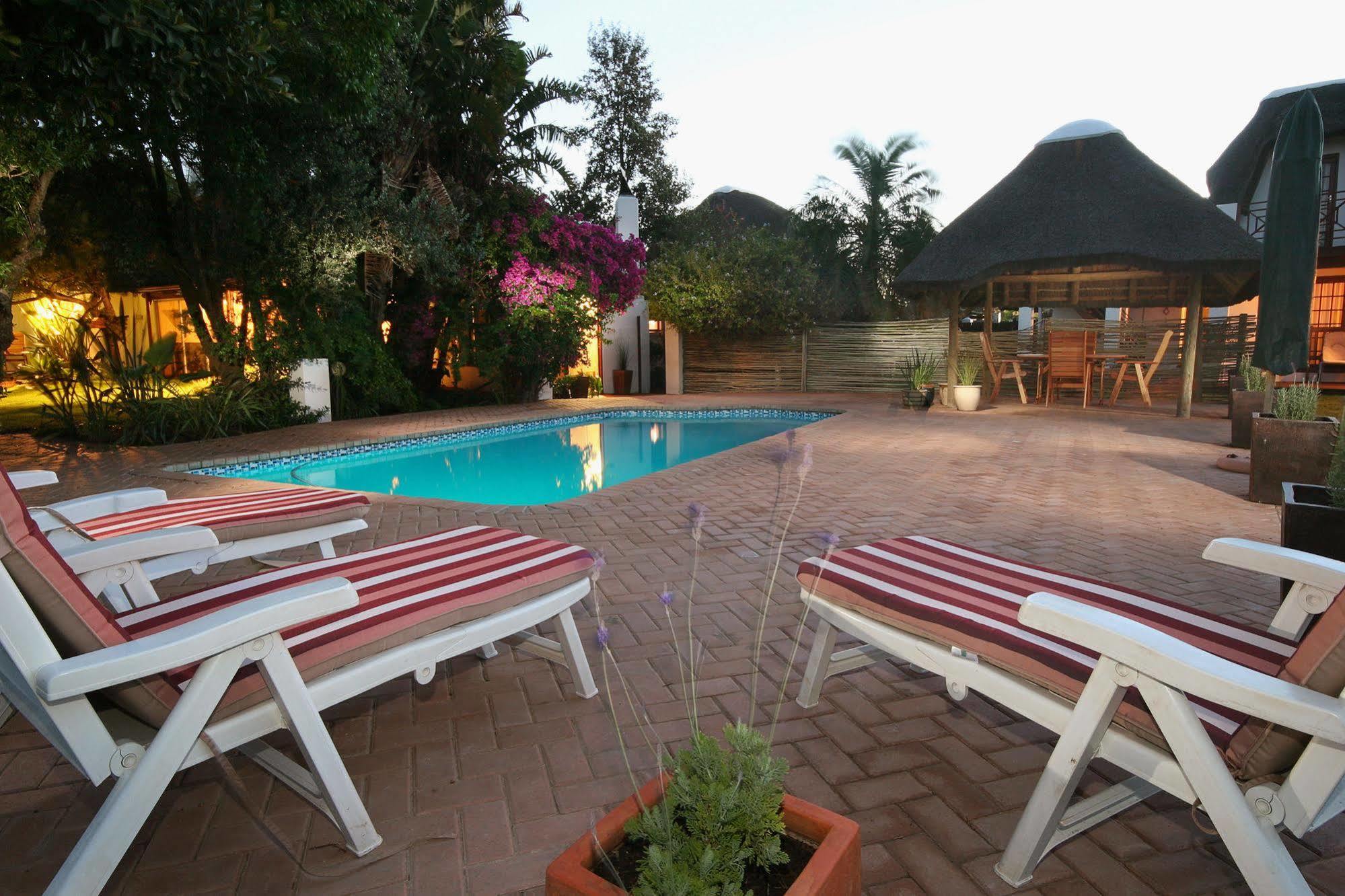 Thatchwood Country Lodge Сент-Френсис-Бей Экстерьер фото